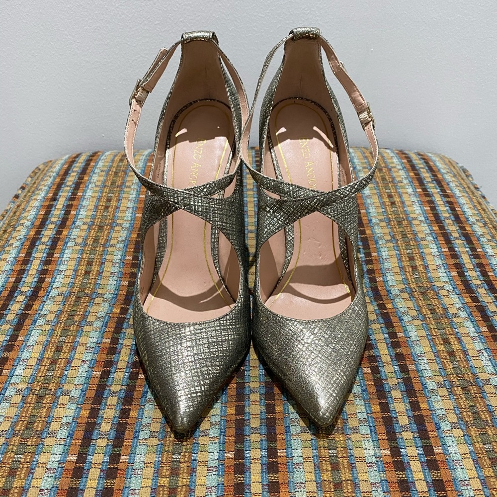 Enzo Anglioni Gold Leather Pumps